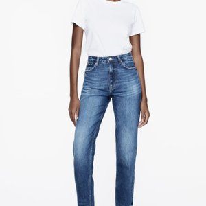 Current Season Zara  Z1975 MOM FIT JEANS WITH A HIGH WAIST- 7223/221